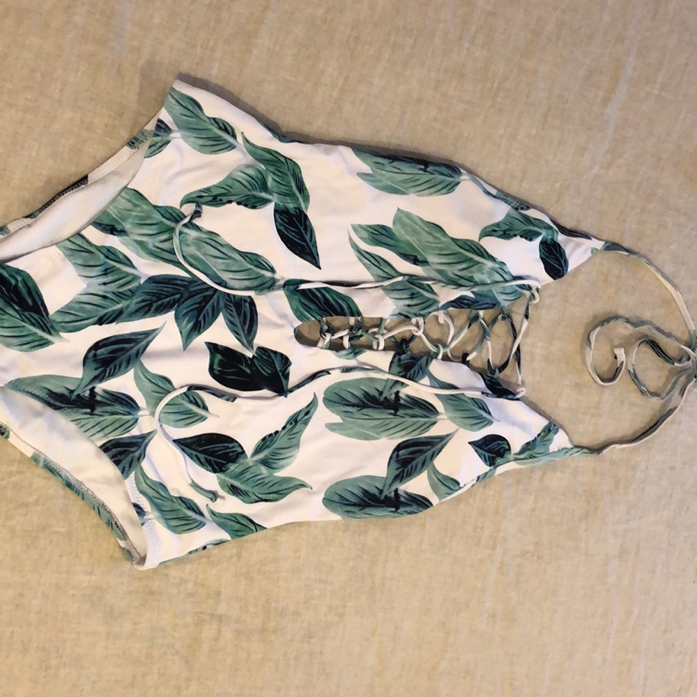 Cupshe palm print one piece